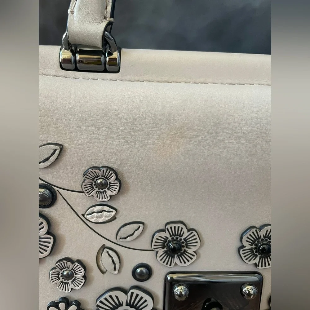 Coach Tea Rose Drifter (needs TLC) - Picture 2 of 8